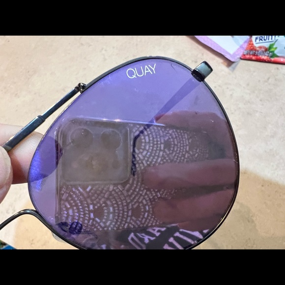 Quay Australia Sunglasses - Picture 5 of 6
